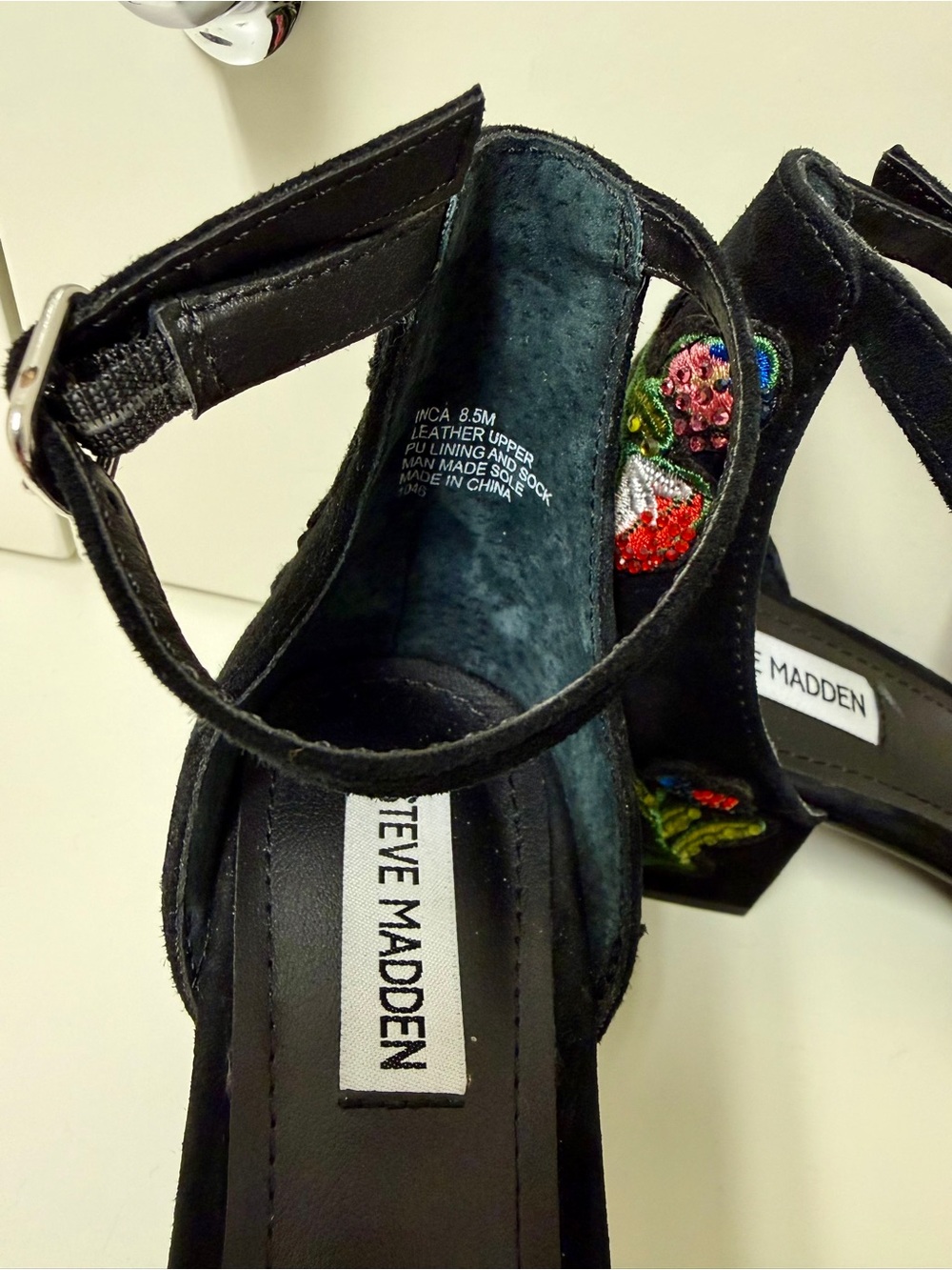 Steve Madden Inca Black Suede Embroidered Floral Block Heel Sandals Size US 8.5 - Picture 7 of 11